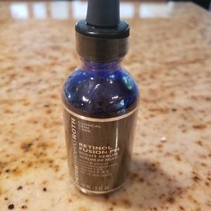 NWT- Peter Thomas Roth PM FUSION RETINOL. 2 OZ